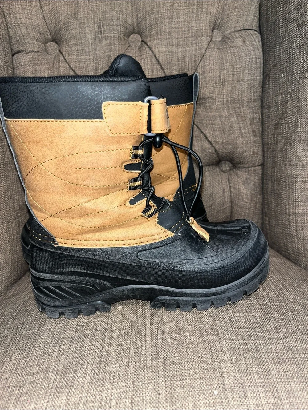 Khombu Abrams winter boots boys size 2